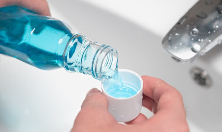 Pros And Cons Of Liquid Mouthwash